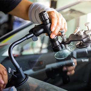 Car-Glass-Repairing_0e20e2e8d7e60ff19e5c9214947f823c